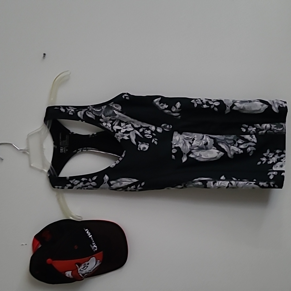 Albion Top w/Built In Bra Size Medium